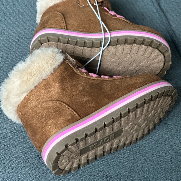 ‼️SOLD‼️NWT✅ The Children’s Place toddler boots 🥾💕 - Picture 4 of 4